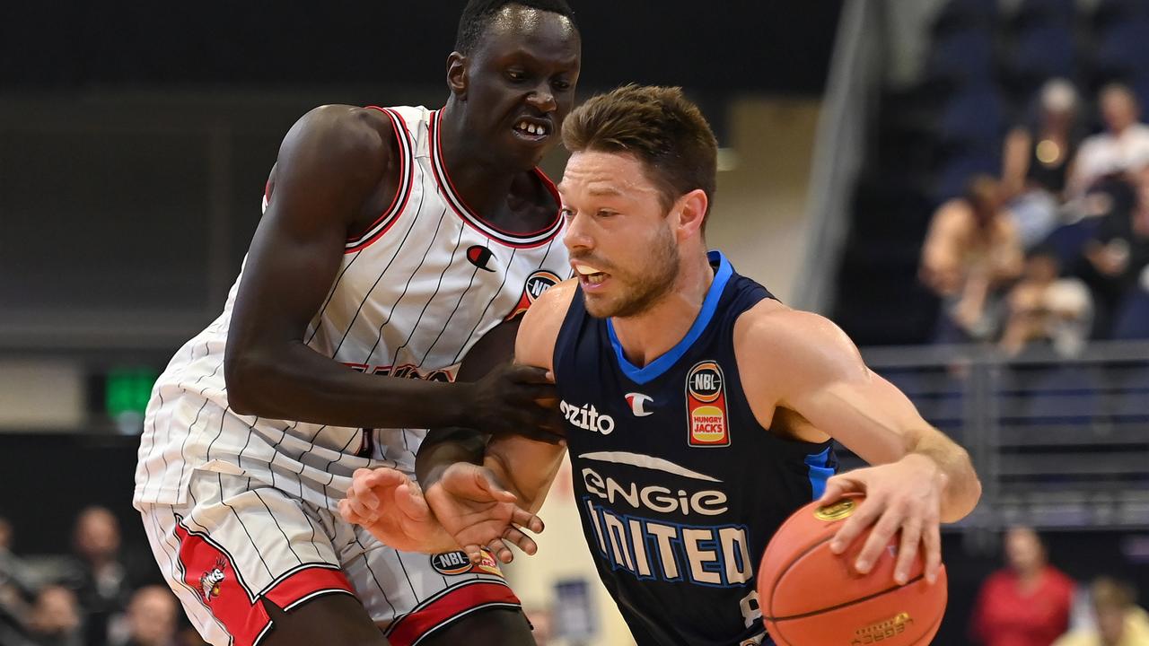 Matthew Dellavedova takes on the Illawarra Hawks defence. Picture: Albert Perez/Getty Images for NBL