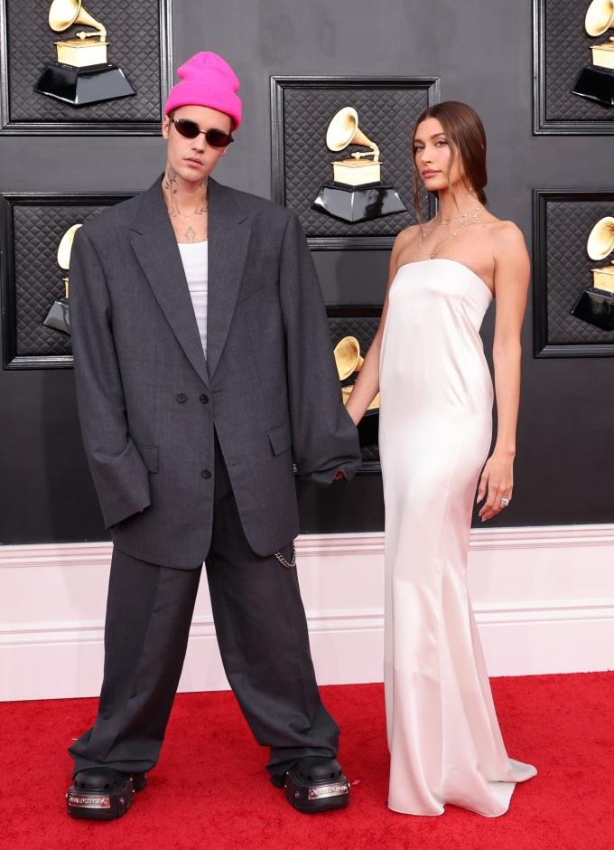 Grammys Red Carpet 2022: Best Photos and Fashion - Parade