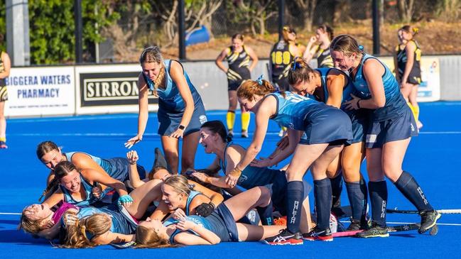 Hockey Burleigh celebrate GCHA division 2 premiership