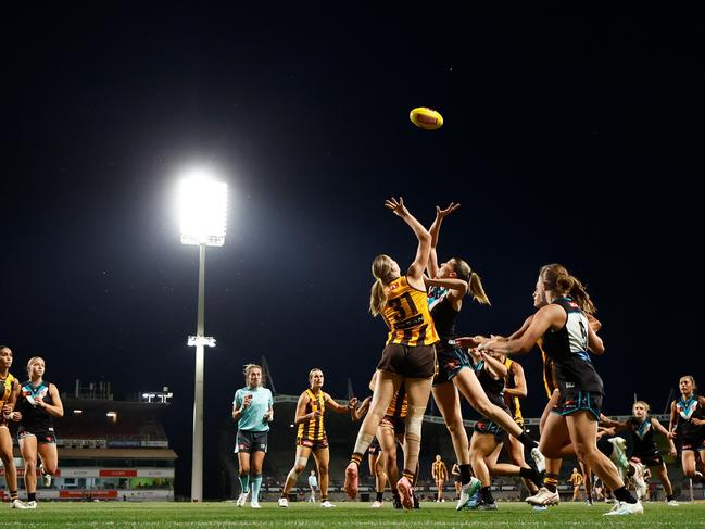 MELBOURNE, AUSTRALIA - NOVEMBER 16: A general view during the 2024 AFLW Second Semi Final match between the Hawthorn Hawks and the Port Adelaide Power at IKON Park on November 16, 2024 in Melbourne, Australia. (Photo by Michael Willson/AFL Photos via Getty Images)