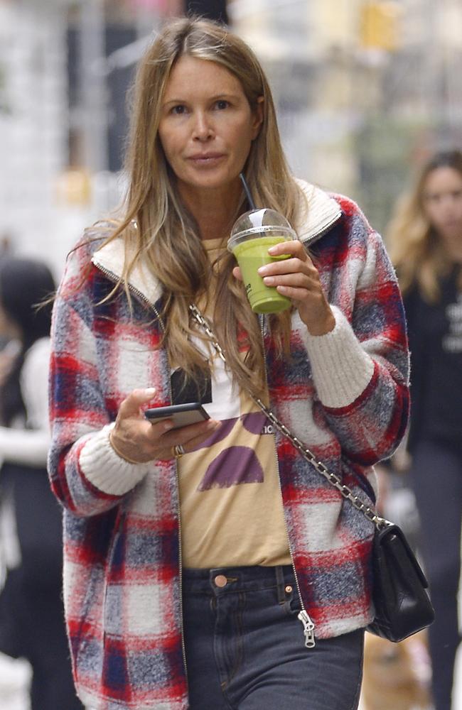 elle-macpherson-goes-make-up-free-in-new-york-daily-telegraph