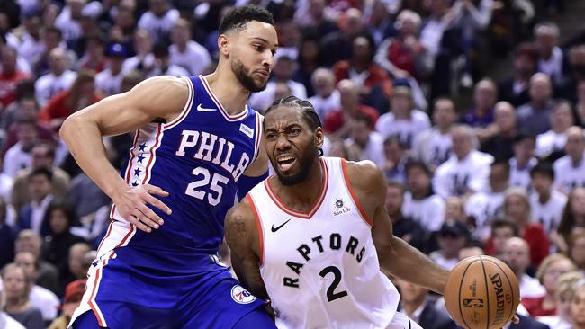 Kawhi Leonard gets the better of Ben Simmons. 