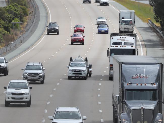 Busiest roads on the Gold Coast, stats show the patch of highway betweek Yawalpah Road Pimpama and Foxwell Road Coomera are the busiest with 163,802 cars per day. Lunchtime traffic.  Picture Glenn Hampson