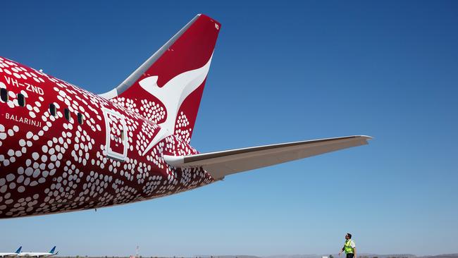 ALICE SPRINGS, 2 MARCH 2018 – Qantas’ newest Boeing 787-9 Dreamliner, which features a unique Indigenous livery, touched down in Alice Springs today. Picture: Qantas