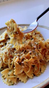 Caramelised French onion pasta