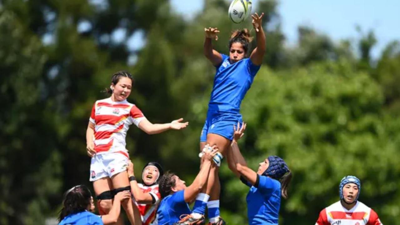 Tounesi winning the ball in a lineout against Japan. Picture: Hannah Peters/World Rugby/Getty Images.