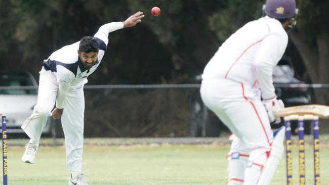 Oshan De Silva goes at Kingston Heath. Picture: Valeriu Campan