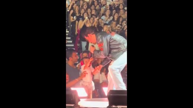 Nick Jonas’ Kid Tries To Steal Microphone During Concert | News.com.au ...