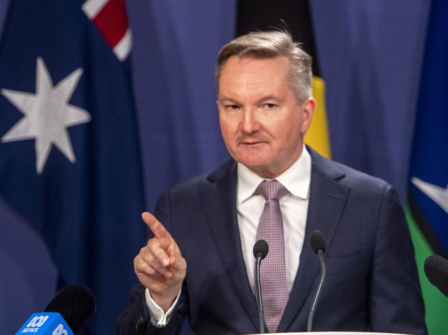 SYDNEY, AUSTRALIA. NewsWire Photos.December 13, 2024.Australian Federal Minister for Climate Change and Energy Chris Bowen holds a press conference in Sydney. Picture: NewsWire / Jeremy Piper