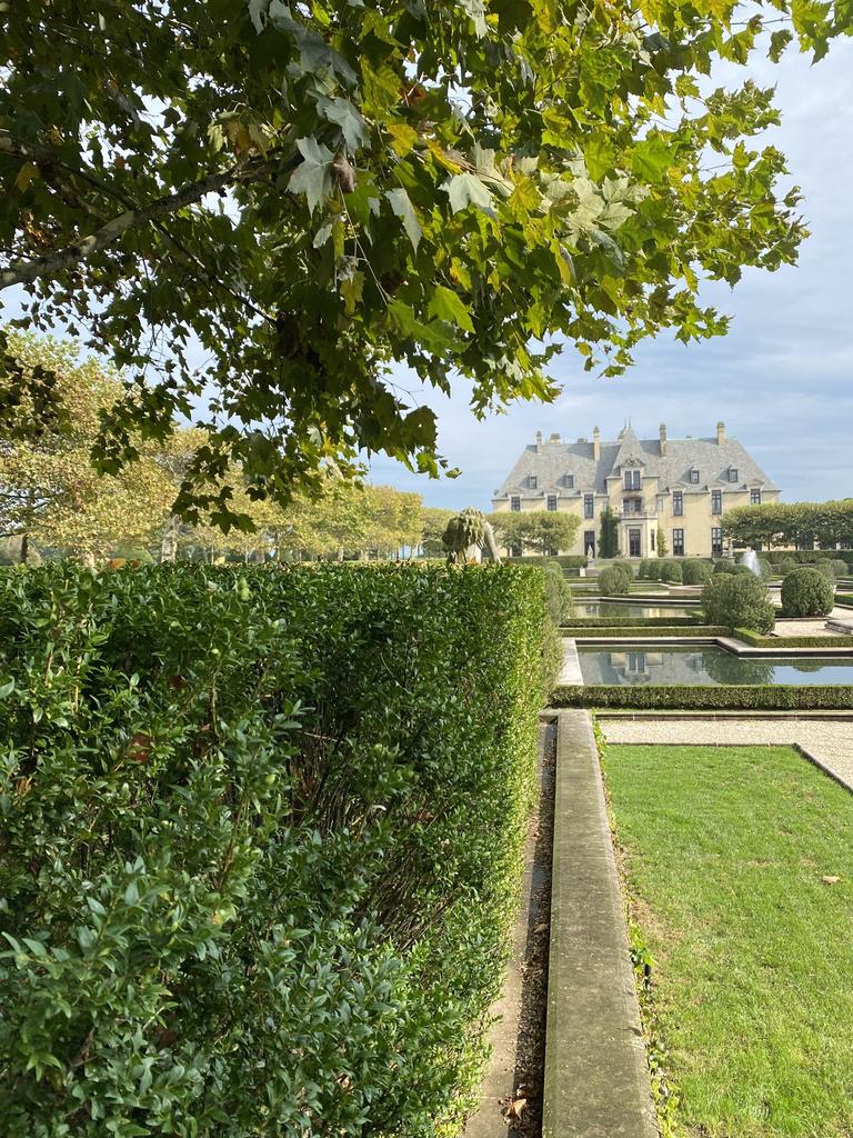 You can stay at Oheka Castle, or just go for a day visit.