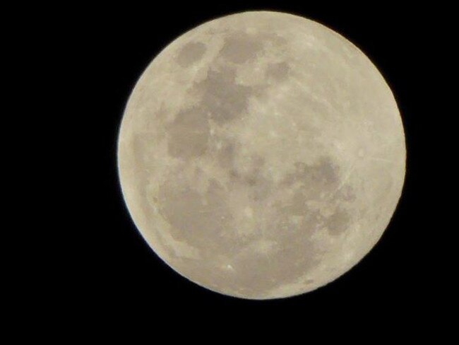 Blood moon photos. Advertiser.com.au. July 28, 2018.