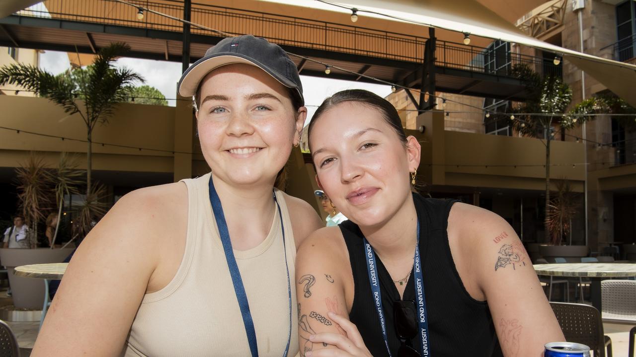 Sarah Kvas and Vilde Zezanski at Bond University’s O-Week