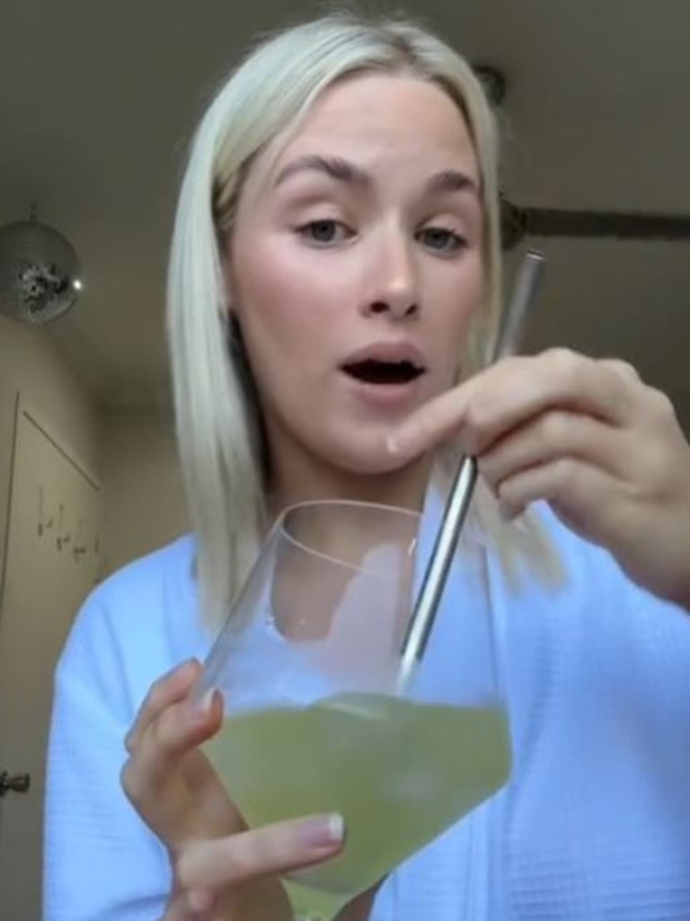 She's advised other Aussies not to go to Uni. Picture: TikTok/ugcwithcassidy