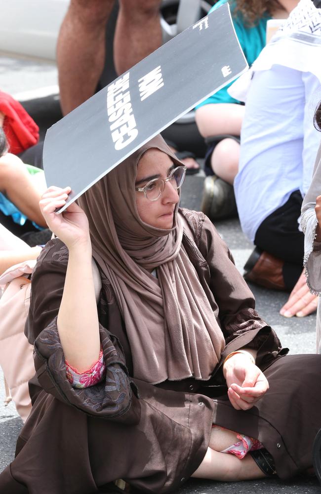 Free Palestine Protest in Little Malop St Geelong then stopping in Malop St then onto Transvaal Square Picture: Mark Wilson