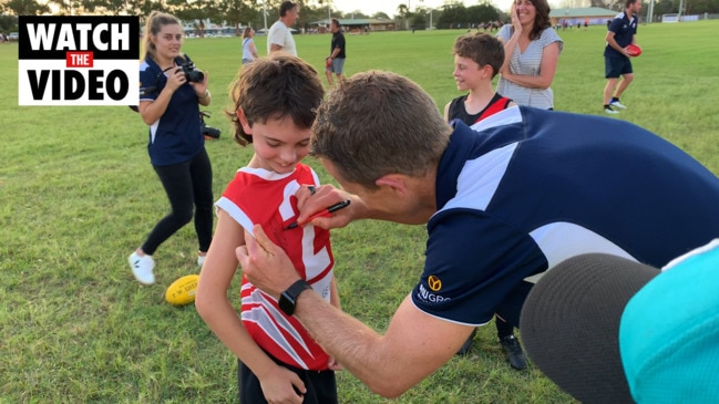 Ryan O'Keefe signs fans jersey in Lismore