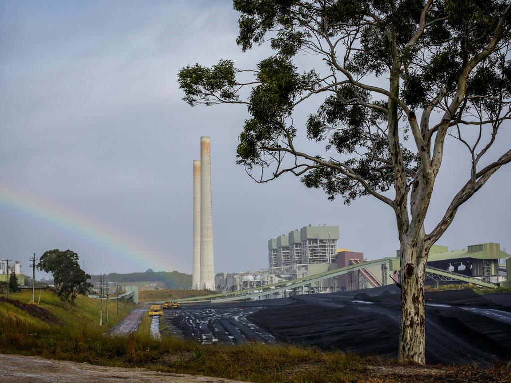 Origin has flagged retiring Eraring Power Station, north of Sydney, early. Photo: Liam Driver