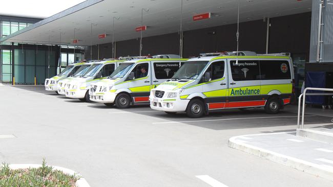 Outside of the Gold Coast University Hospital. Picture Mike Batterham.