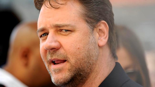 Russell Crowe Denies Dating Dita Von Teese