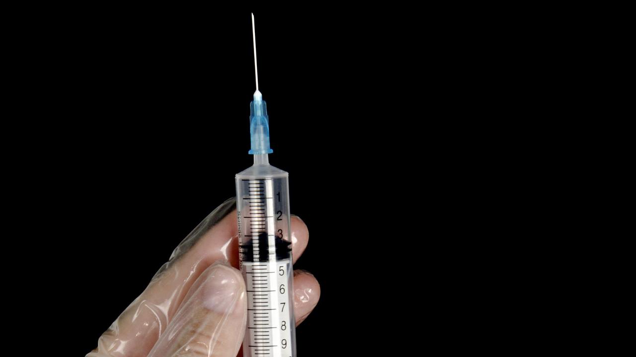 Woman in intensive care after dodgy at-home botox visit