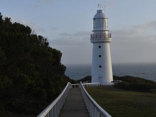 Operators of famed lighthouse to walk away