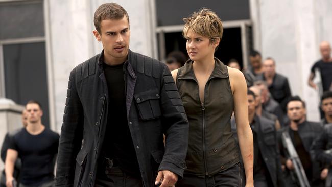 <b>Theo James and Shailene Woodley try to put some ‘urgent’ in <i>Insurgent</i>.</b>