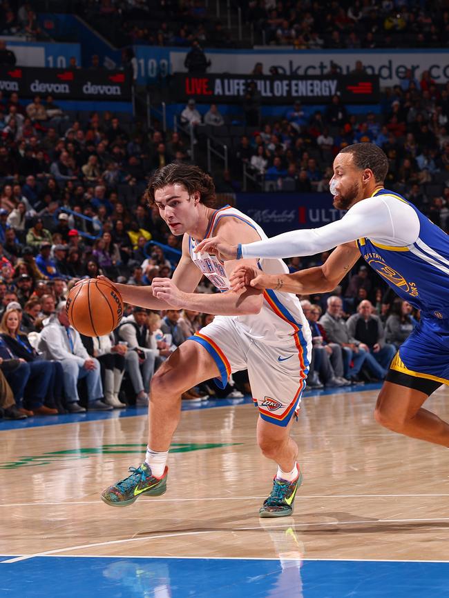 Giddey was against Curry all night. Photo by Zach Beeker/NBAE via Getty Images