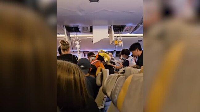 Man dies after turbulence on Singapore Airlines flight