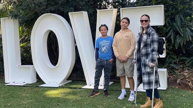 Beth Whaanga and her children. Picture: GoFundMe/Supplied.