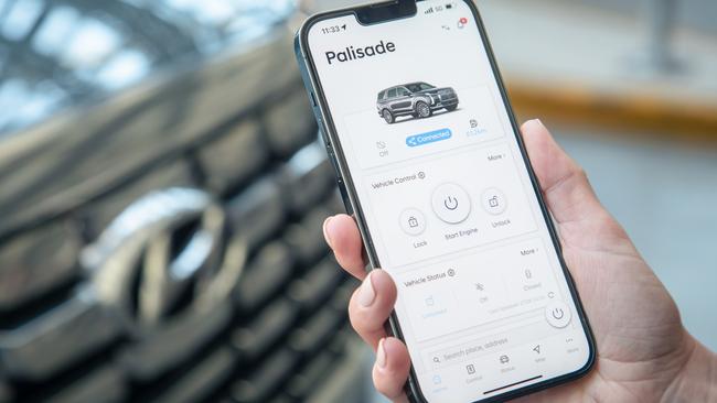 Hyundai’s Bluelink app debuts in the Palisade.