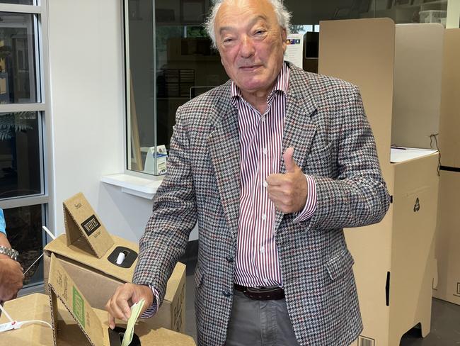 Dr Mike Freelander casts his vote for the 2022 federal election. He is the current Macarthur MP.