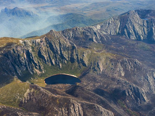 Gell River Fire, Lake Rhona, Southwest National Park. Picture: Luke Tscharke/Par Avion