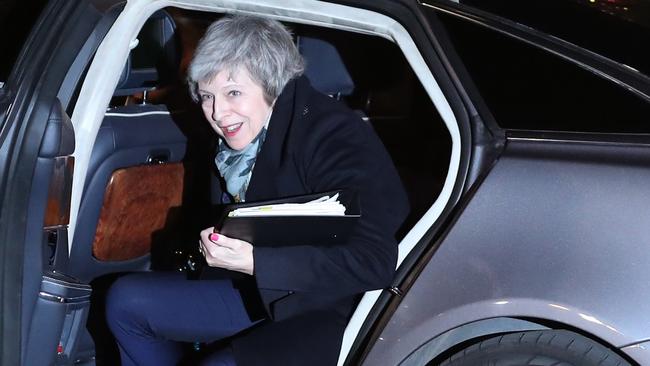 Britain's Prime Minister Theresa May arrives at 10 Downing Street in central London as she waits for the result of a confidence vote by her Conservative party on December 12, 2018. (Photo by Daniel LEAL-OLIVAS / AFP)