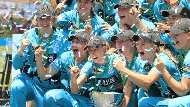 The Heat celebrate victory in the WBBL final. (Photo by Mark Evans/Getty Images)