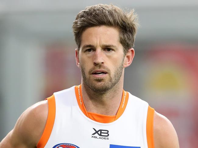 PERTH, AUSTRALIA - AUGUST 23: (EDITORS NOTE: Graphic content) Callan Ward of the Giants goes straight to the rooms with a broken finger during the round 13 AFL match between the West Coast Eagles and the Greater Western Sydney Giants at Optus Stadium on August 23, 2020 in Perth, Australia. (Photo by Paul Kane/Getty Images)