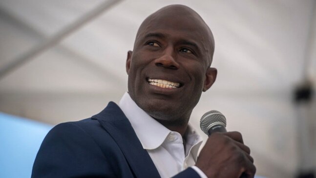 Terrell Davis Becomes Meme Worthy 