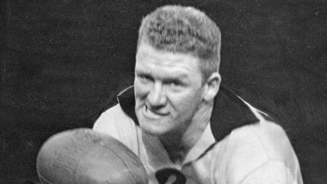 Merv McIntosh won three Sandover Medals during a decorated career.