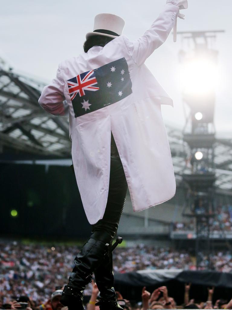 Alice Cooper shows his support for Australia. Picture: Richard Dobson