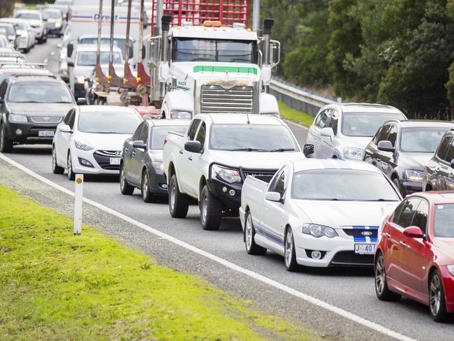 Traffic congestion on the southbound side of the Southern Outlet. Picture: Richard JupeFile / generic / traffic jam / Kingston / Mt Nelson