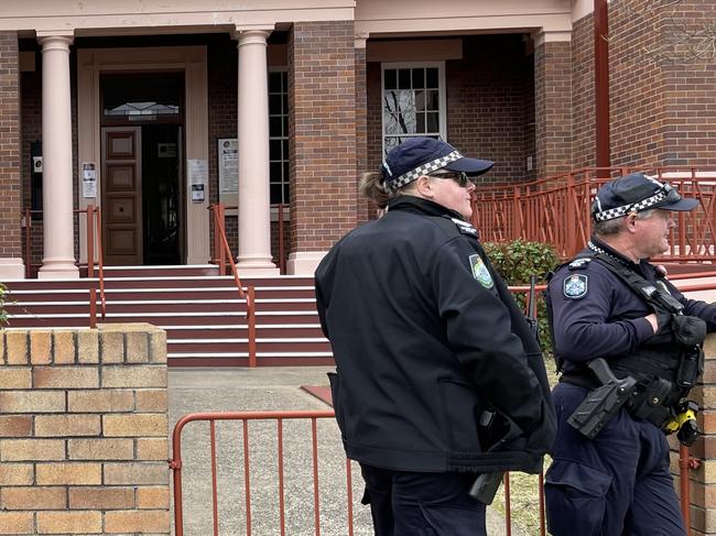 Crowds evacuated after bomb threat at Southern Downs courthouse