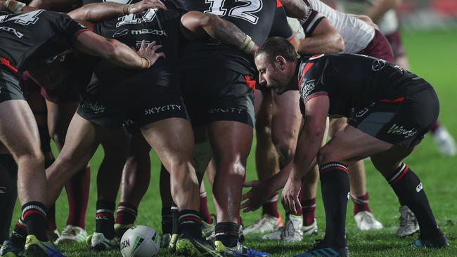 Warriors halfback Blake Green feeds the ball into a scrum. Picture: AAP