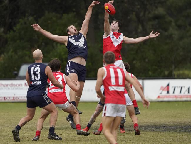 MPNFL: The big men fly between Edithvale-Aspendale and Red Hill. Picture: Valeriu Campan