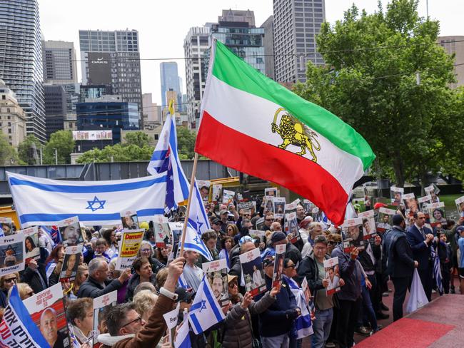 About 1000 Jewish Australians gather on the eve of the one year anniversary of the October 7 massacres. Picture: Ian Currie