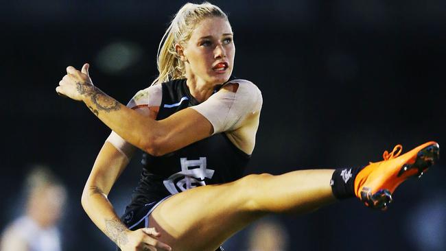 Tayla Harris fought through more goalkicking issues and a shoulder injury to play a key role in Carlton’s win. Picture: Getty