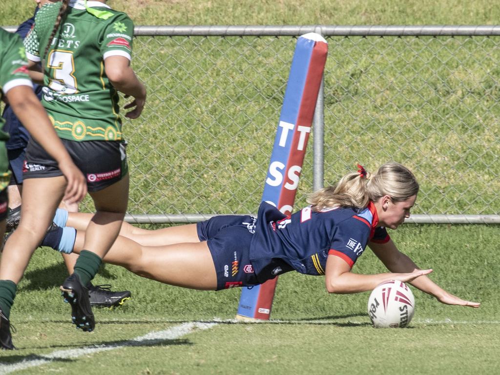 Jessica Fitzgibbons scores a try for Clydesdales Under 19 women. Picture: Nev Madsen.