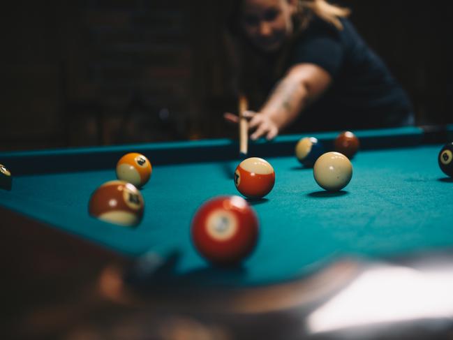 Angela Mollard and her daughter experienced “the tale of two men” while playing pool.