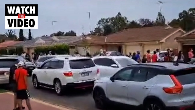 Chaos as hundreds turn up to Sydney rental inspection