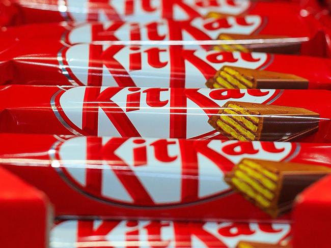 2BB98H9 Kit Kat wafer fingers in milk chocolate in supermarket. Picture: Alamy