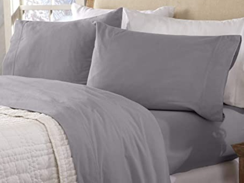 Great Bay Home Extra Soft Flannel Sheet Set. Picture: Amazon Australia.