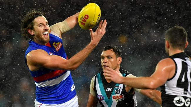 Marcus Bontempelli was unstoppable in the first quarter. Picture: AAP