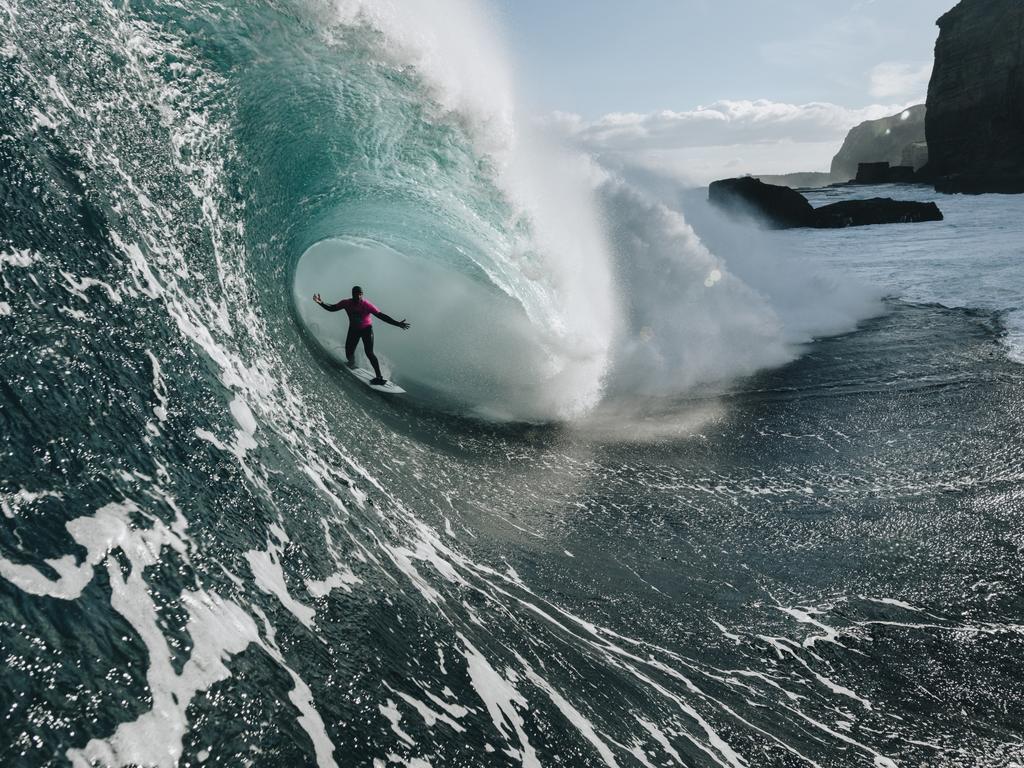 Tassie’s big wave to the world as top surfers tame Shippies beast | NT News